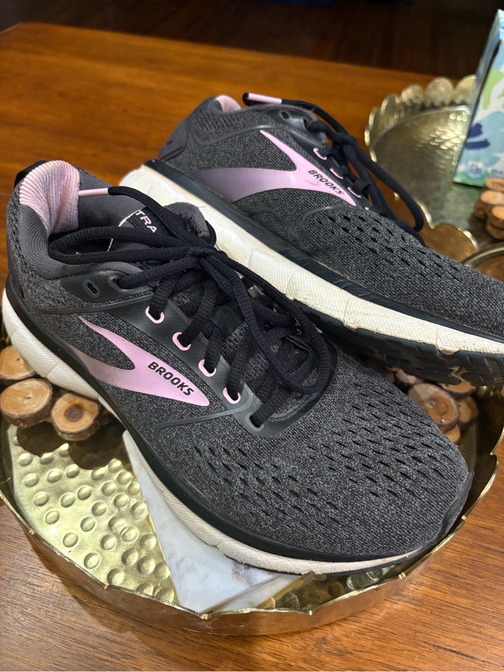 Brooks Transmit 3 Gray Pink Running Shoes Sneakers| Women's Size 8.5